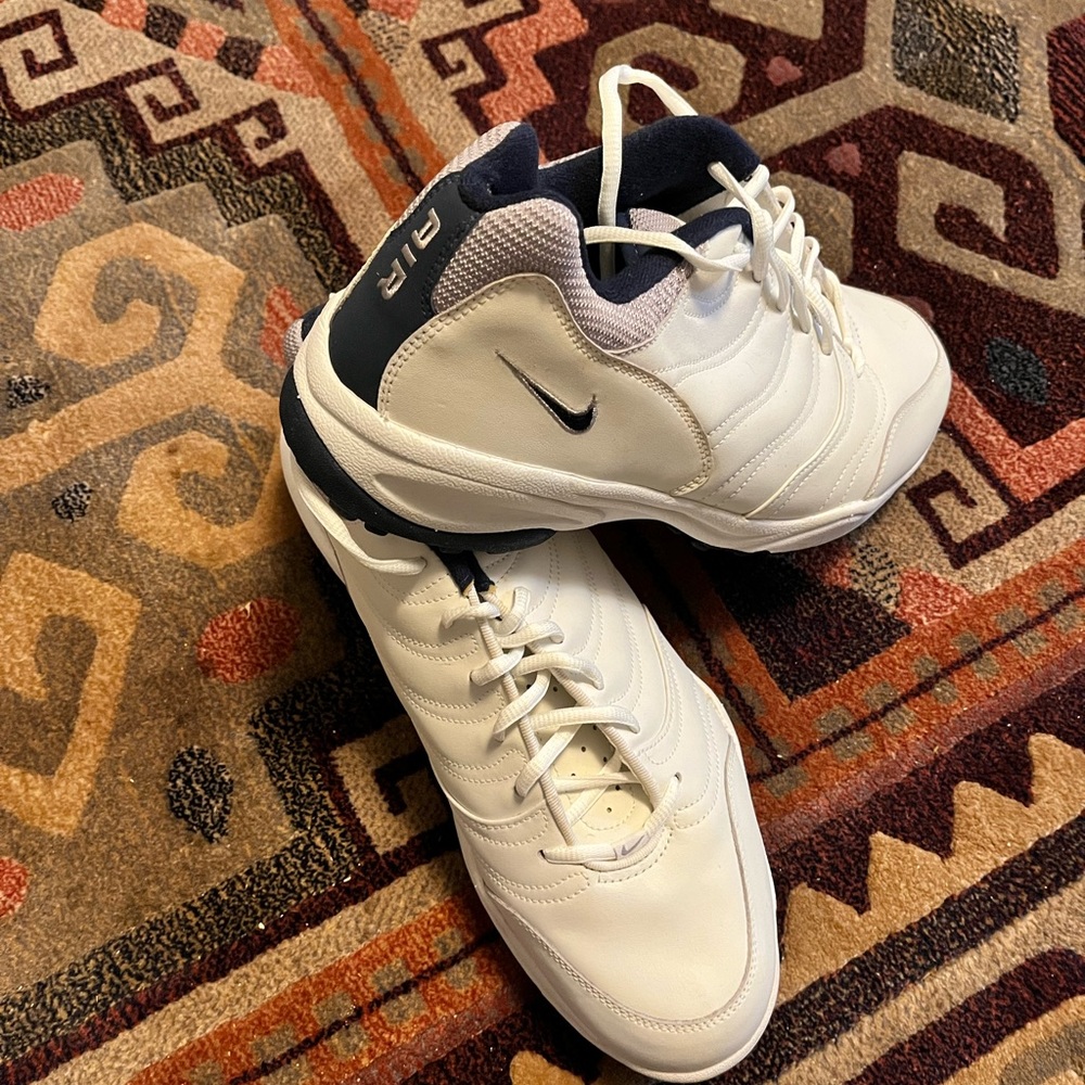 Nike Air Golf Shoes New Size 13 with replaceable spikes